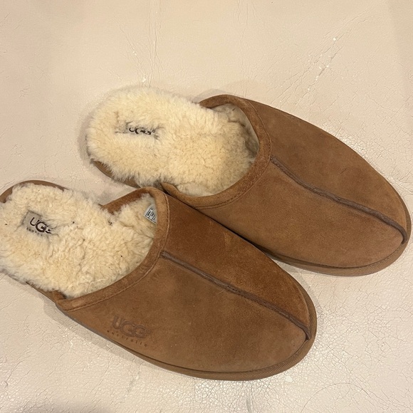 UGG Other - UGG Sheepskin Scuff Slipper